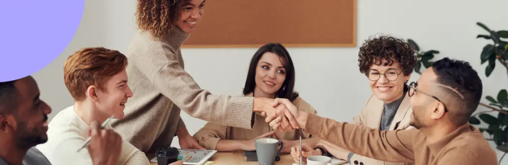 Employee Community Software 44 employees shaking hands